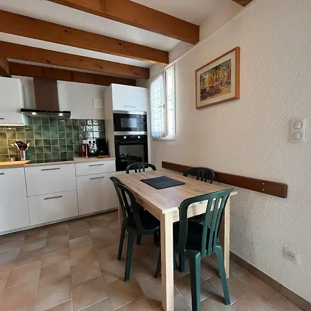 Holiday home Les Emeraudes N°4